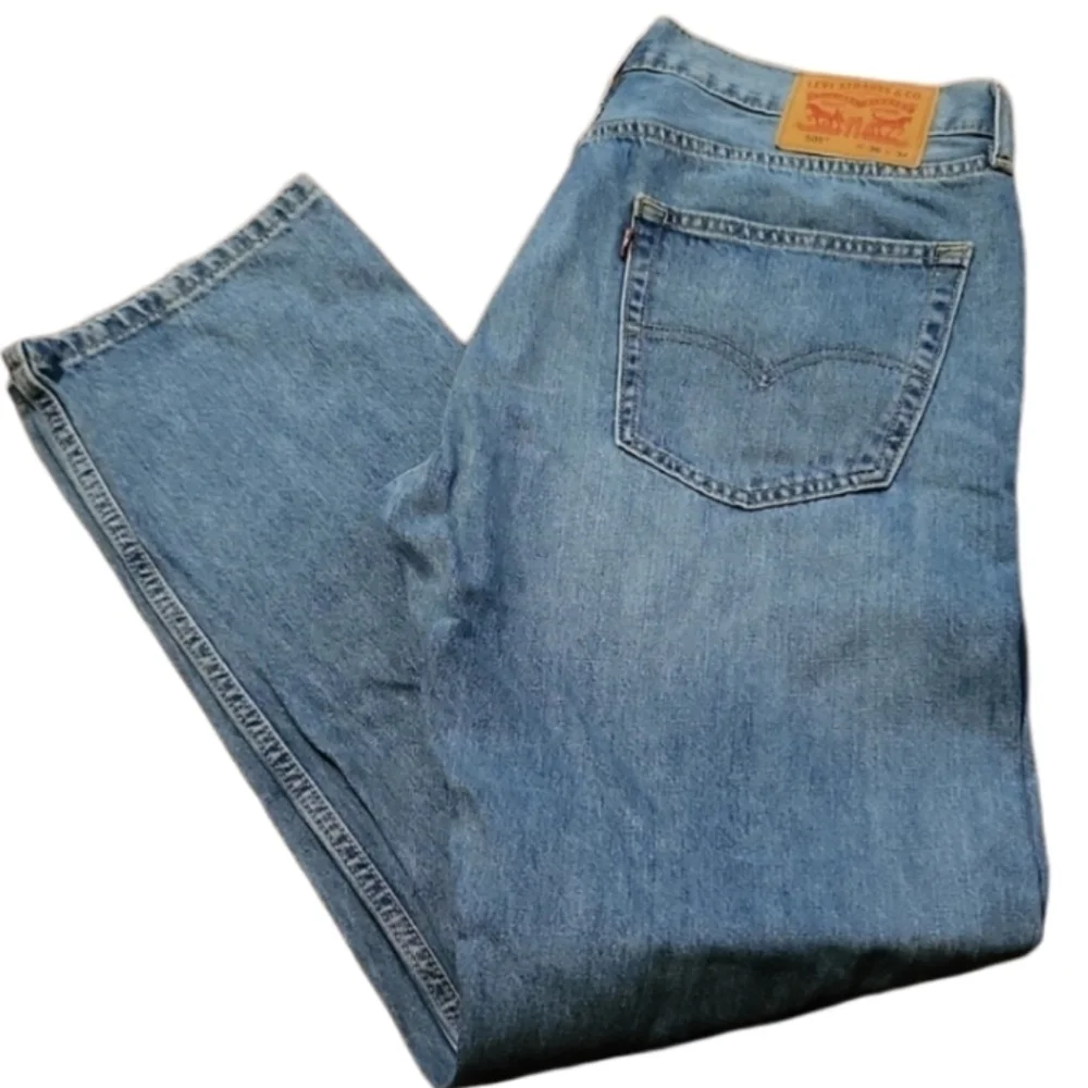 Levis 505 Jeans Mens size 36 Light Wash